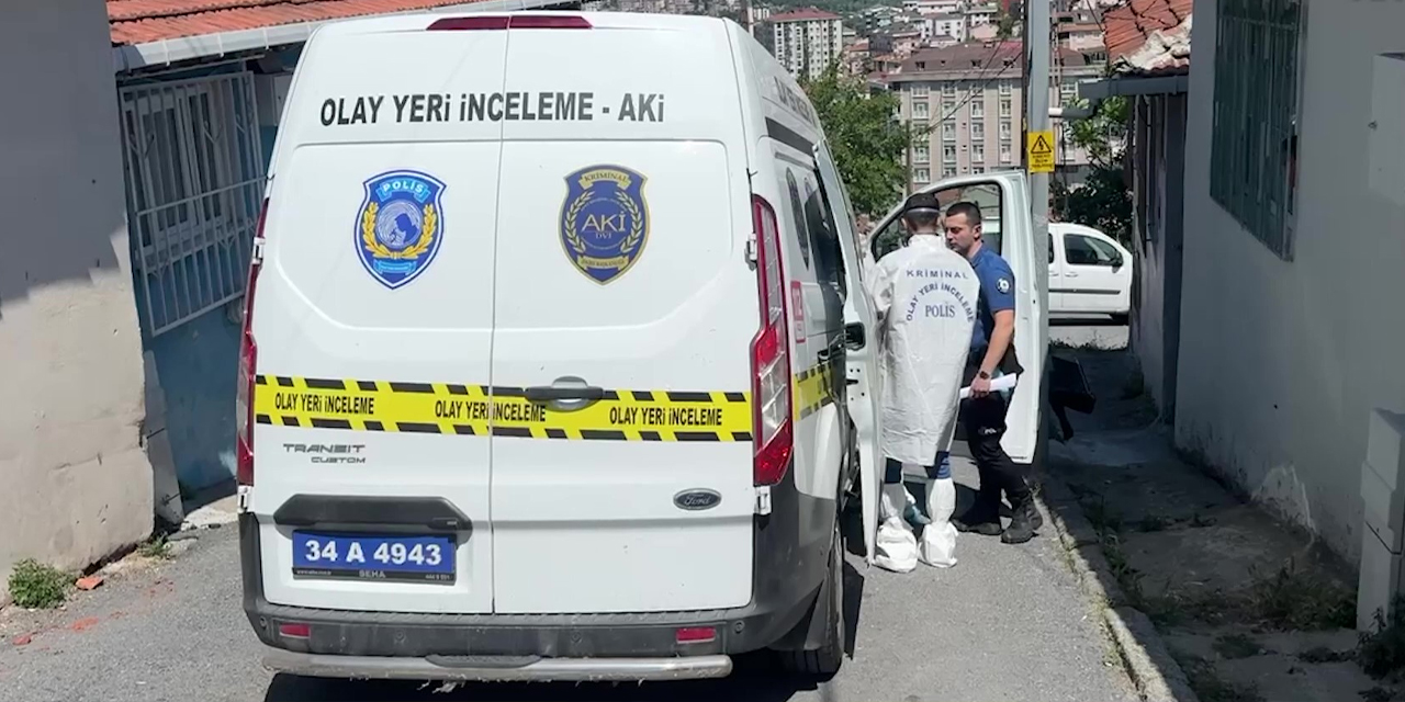 Gaziosmanpaşa’da kan donduran olay: Arkadaşlarının cansız bedenini halıya sarıp bahçeye bıraktılar