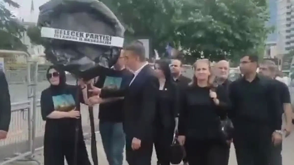 Gelecek Partisi'nden İsrail Başkonsolosluğu'na 'siyah çelenk'