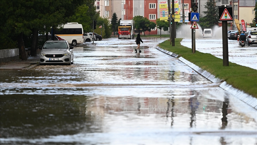 Meteoroloji o ilimizi uyardı! Daha da şiddetlenecek: O saatlere dikkat