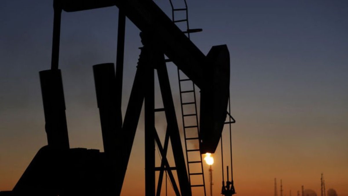 İsrail İran'ı vurdu: Petrol fiyatları fırladı