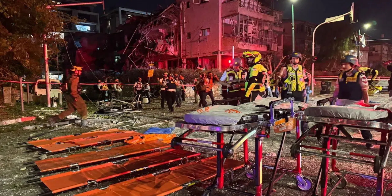 İran’ın füze saldırıları sonrası Tel Aviv’de 35 yaralı olduğu açıklandı