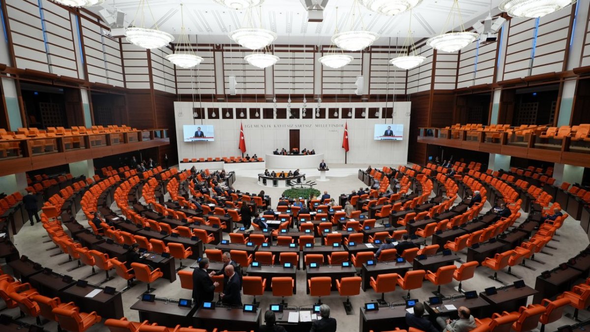 "Süper İzin" yasa teklifi TBMM'de