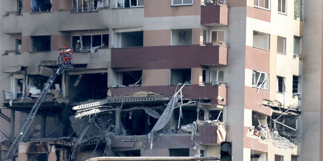Tahran'da eş zamanlı patlamalar: 14 nükleer bilimci hayatını kaybetti
