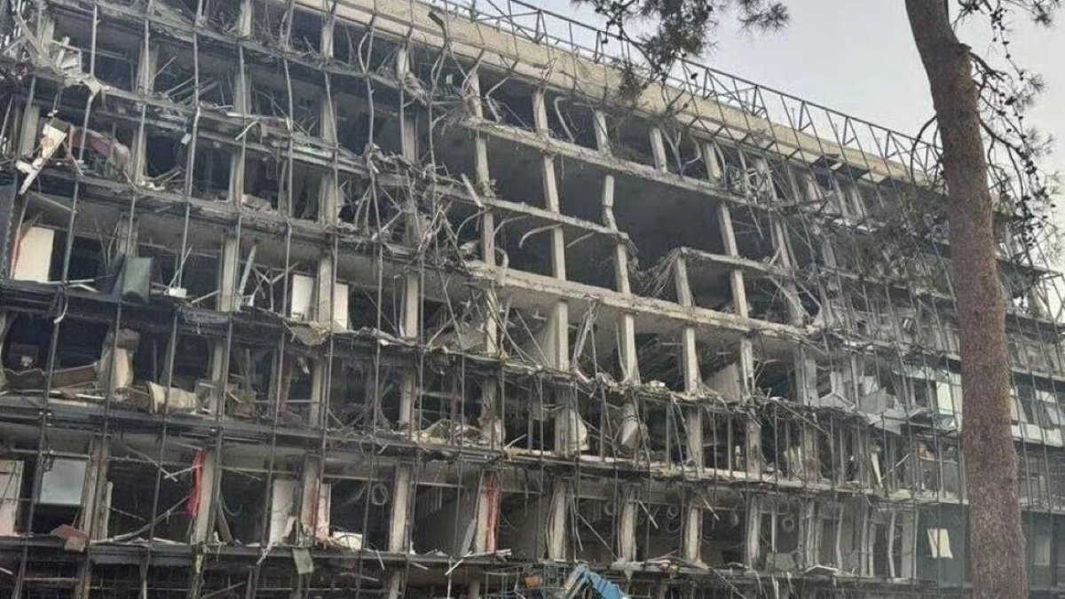 İsrail'den yeni saldırı: Tel Aviv ve Tahran'da peş peşe patlamalar
