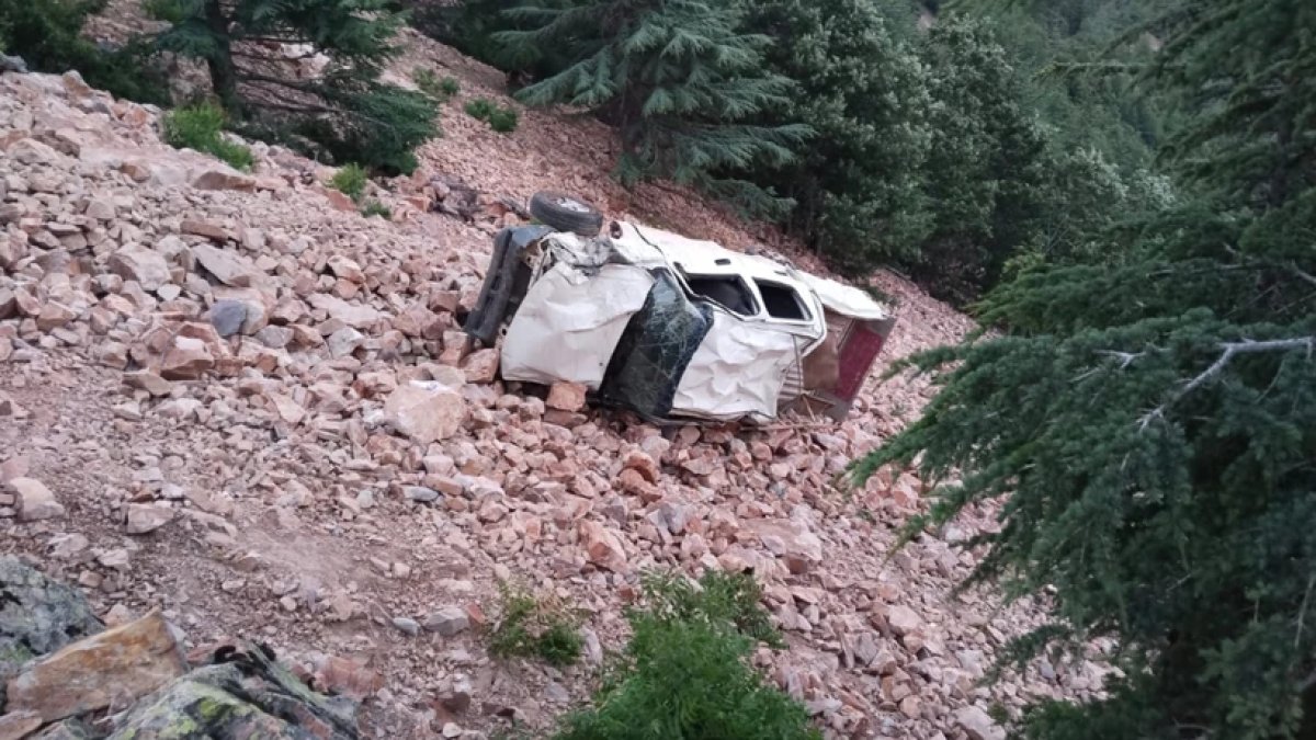 Gaziantep’te yayla yolunda feci kaza: 3 kişi hayatını kaybetti, 1 çocuk yaralandı