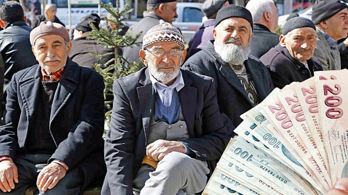Emekli maaşları yarısı kadar eksik: SGK uzmanından flaş açıklama