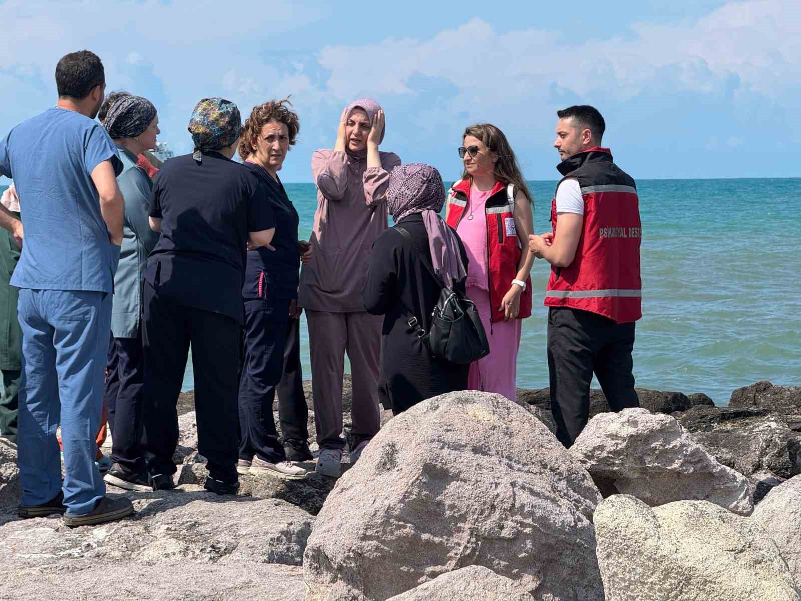 Denizde can pazarı: Baba kurtarıldı oğlu kayıp