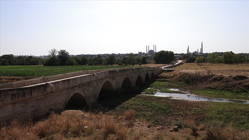 Tunca Nehri'nde kritik seviye! Bazı bölümlerinde su akışı durdu