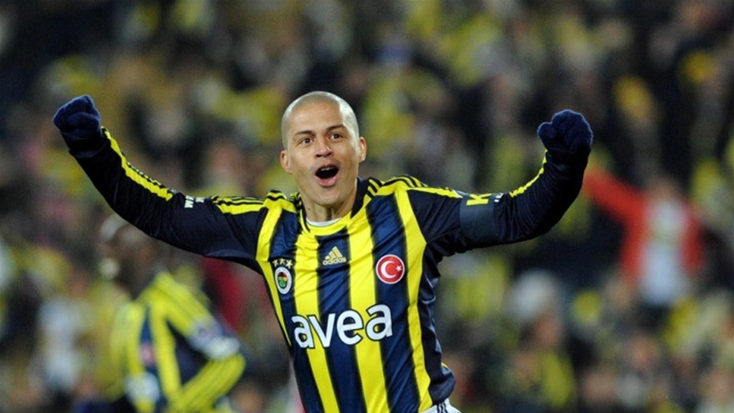 Alex de Souza yeni takımı için Brezilya’ya döndü