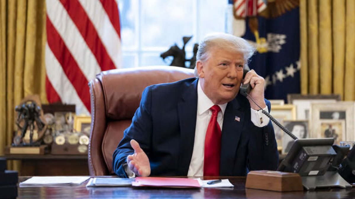 Trump'tan kritik karar: Adalet Bakanlığı'ndaki binlerce kişiyi işten çıkarmayı planlıyor