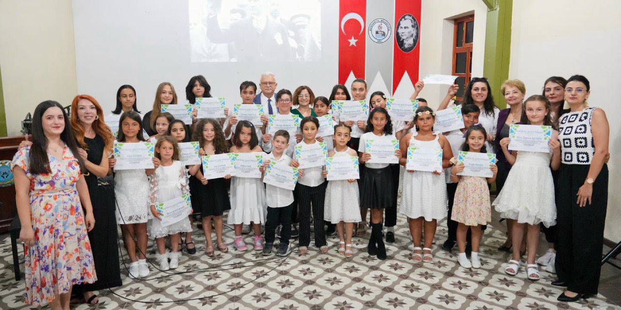 Burhaniye’de genç müzisyenlerden yıl sonu konseri
