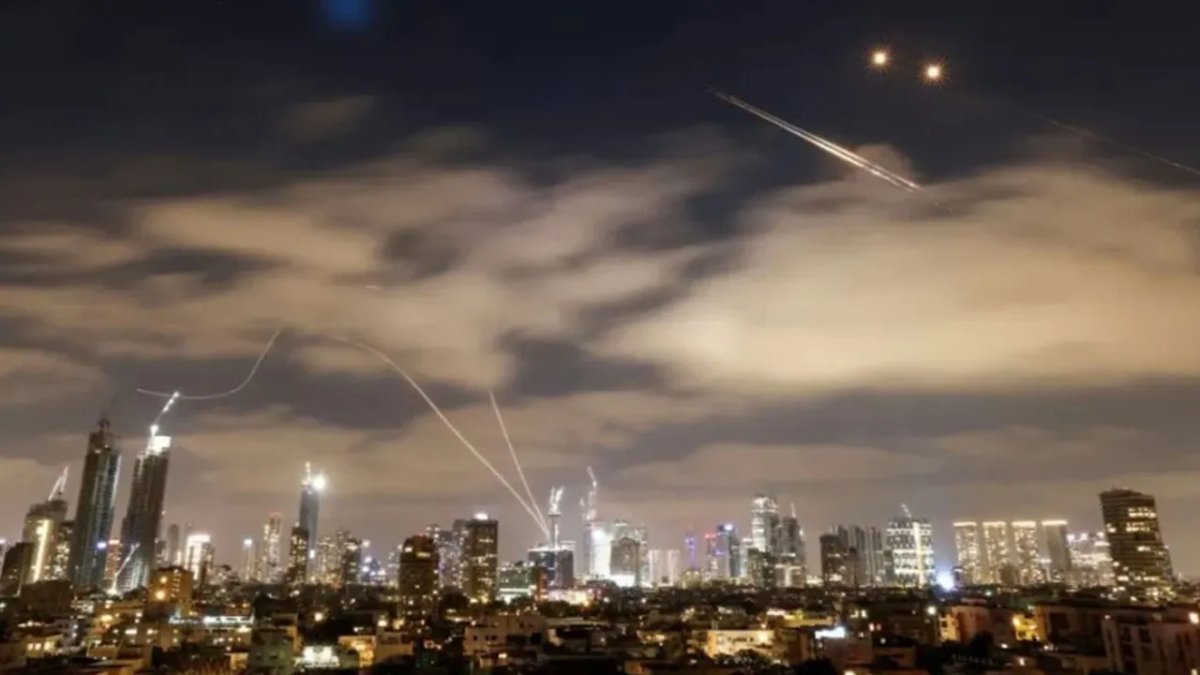 İran’dan İsrail’e yeni füze saldırısı: Tel Aviv alarmda
