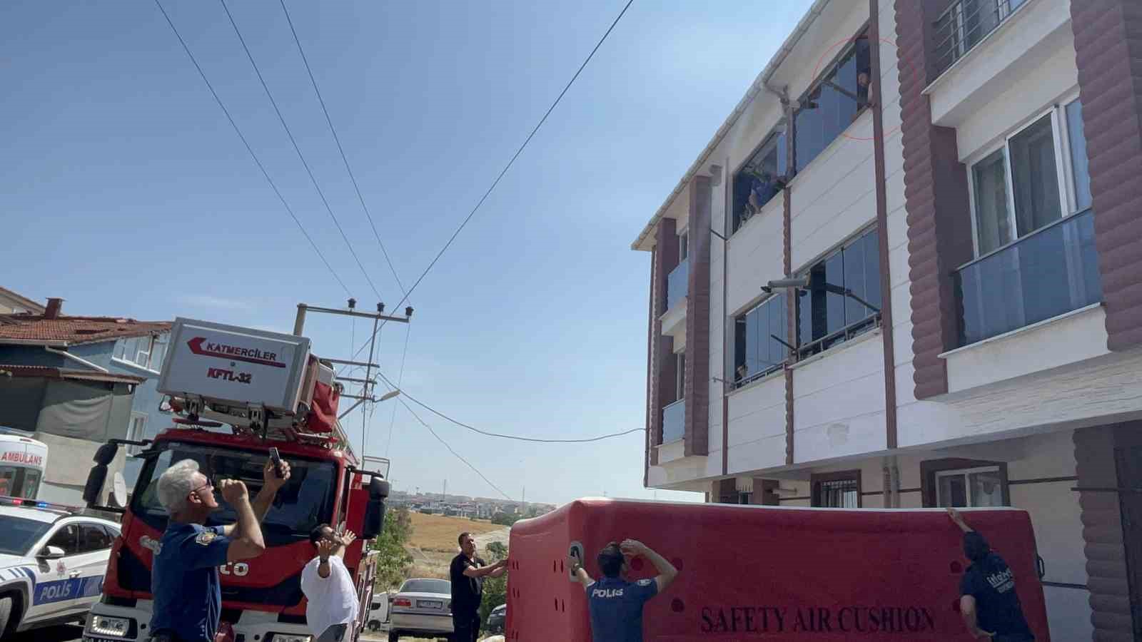 Tekirdağ'da dehşet: 4 aylık bebeği rehin aldı