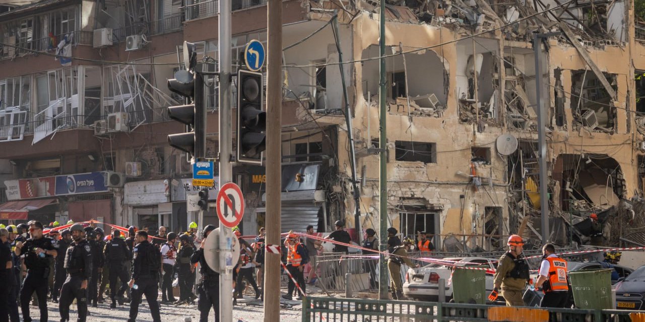 İran'dan İsrail'e flaş füze saldırısı