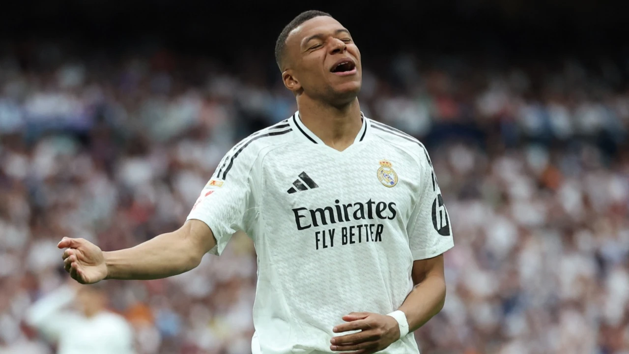 Mbappe hastaneye kaldırıldı