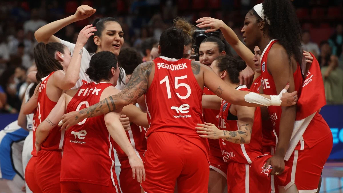 Potanın Perileri Yunanistan'ı ezip geçti: Çeyrek finaldeyiz!