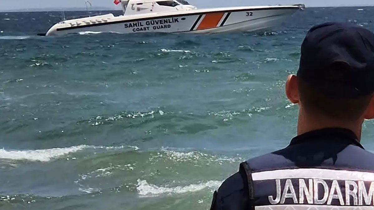 Tekirdağ’da fırtına etkili oldu, plajlara ve denize giriş yasaklandı