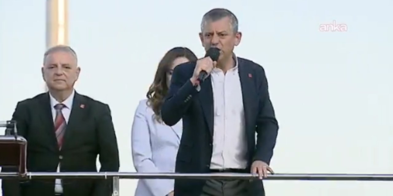 Özgür Özel'den asgari ücrete ara zam çıkışı: Sizleri o bulundukları fil dişi kulelerden karınca gibi görüyorlar
