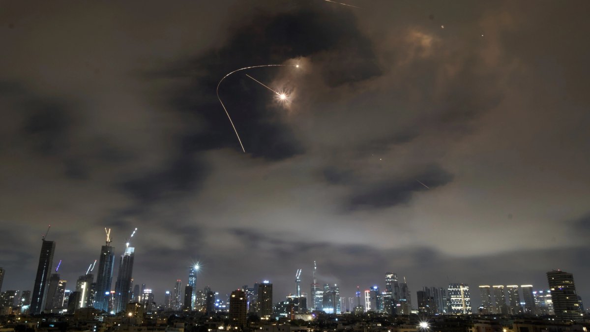 Tel Aviv’de sirenler çalıyor: İsrail ve İran'dan karşılıklı füze ateşi
