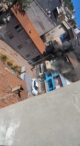 İzmit’te apartman yangını: 3 kişi kurtarıldı 7 daire hasar gördü