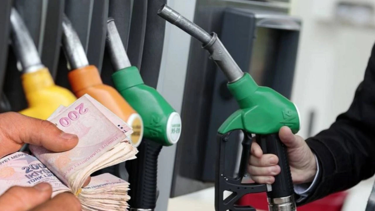 Benzine zam yine kapıda! Sürücüleri üzecek haber