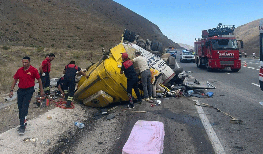 Erzincan'da katliam gibi kaza: 4 ölü, 2 yaralı