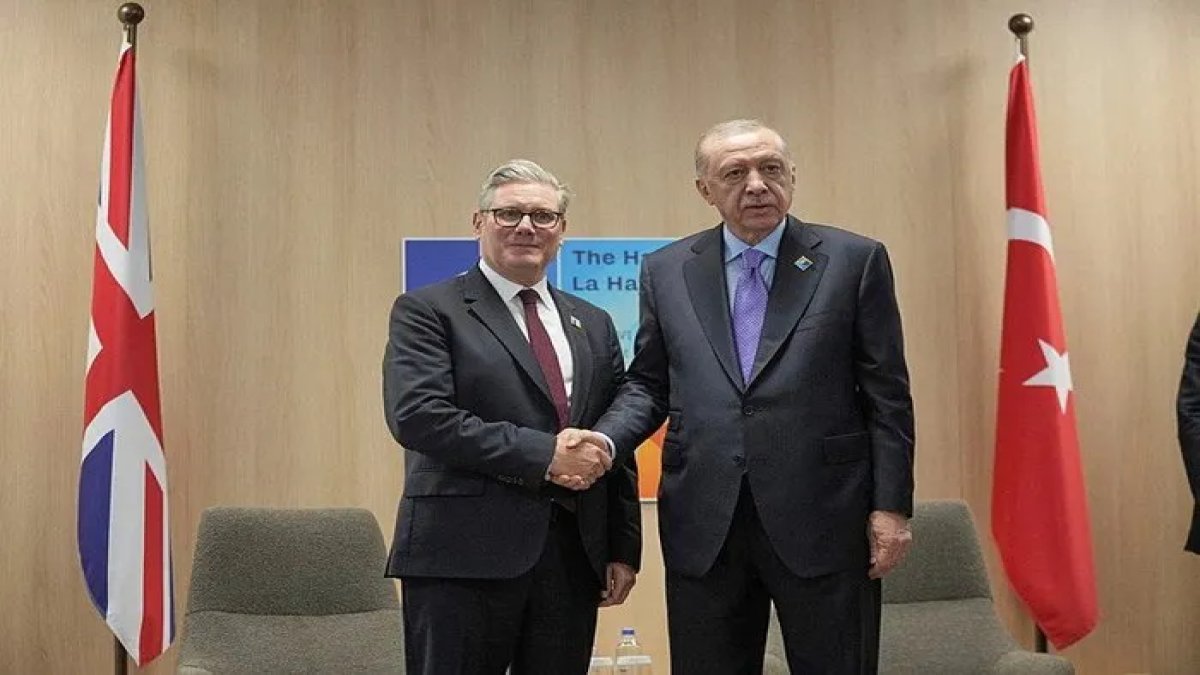 Lahey’de kritik zirve teması: Erdoğan ve İngiltere Başbakanı Starmer ile bir arada