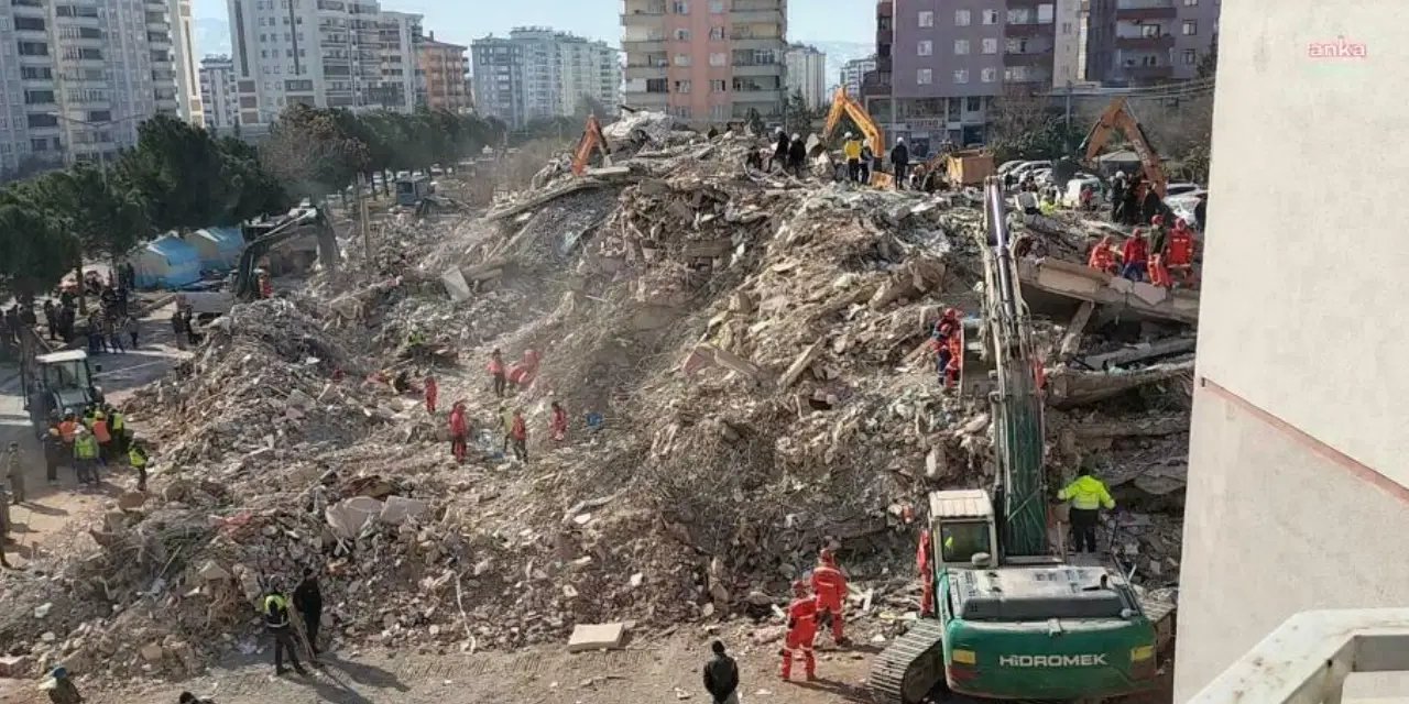 Palmiye Sitesi davasında karar! Depremde 151 kişiye mezar olmuştu