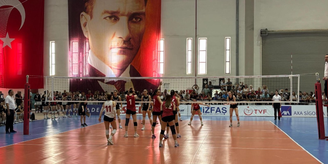Festival Voleybol Şampiyonası İzmir’de sürüyor