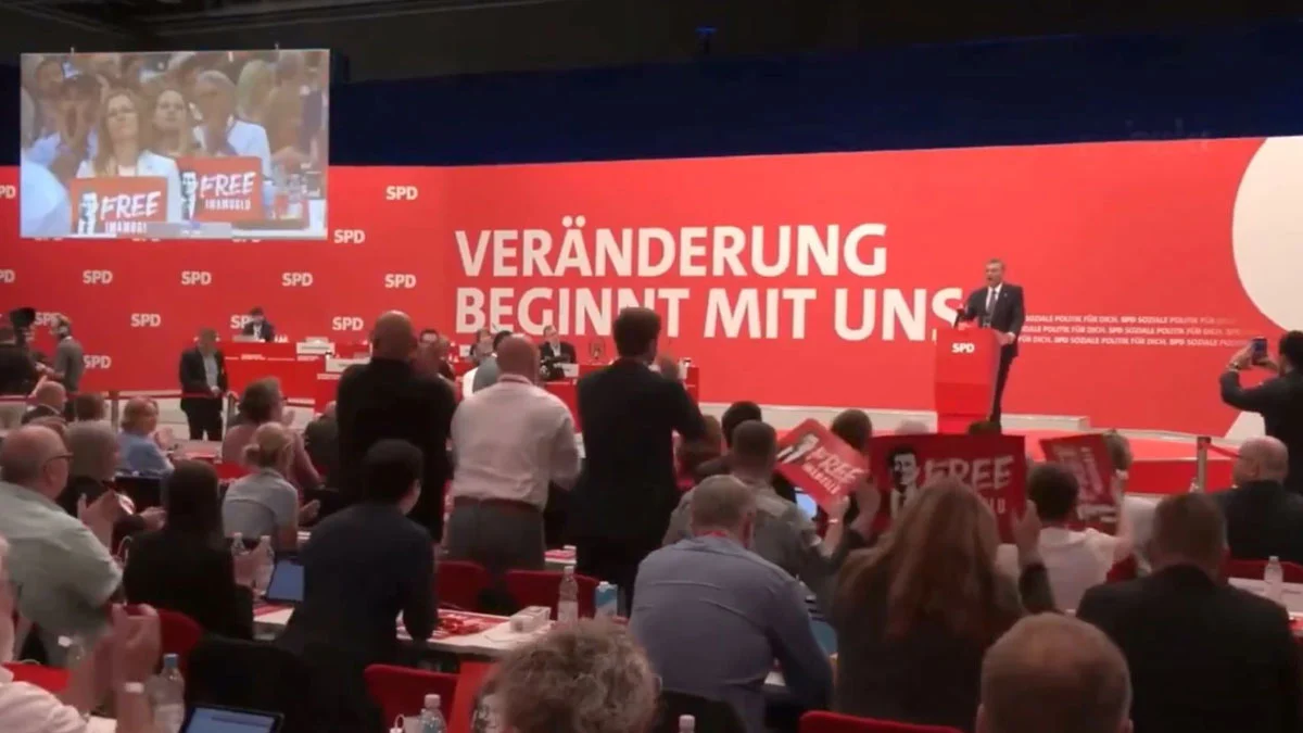 Özel, SPD Kongresi’nde konuştu: 'Partimizin yükselişi ülkemizdeki iktidarı büyük bir paniğe sevk etti'