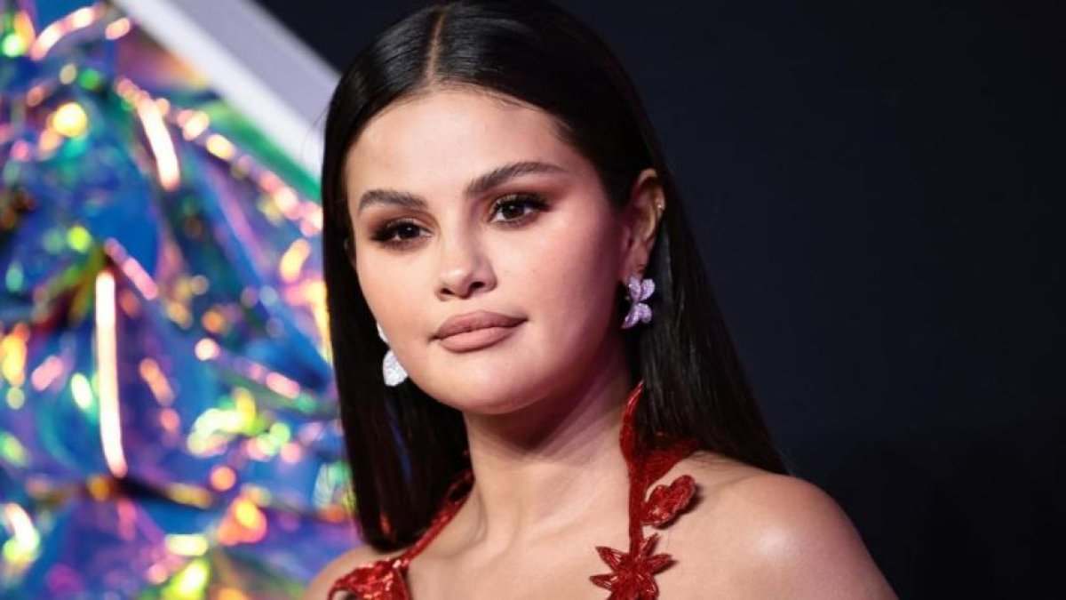 Selena Gomez, Alex Russo karakteriyle ekranlara geri dönüyor!