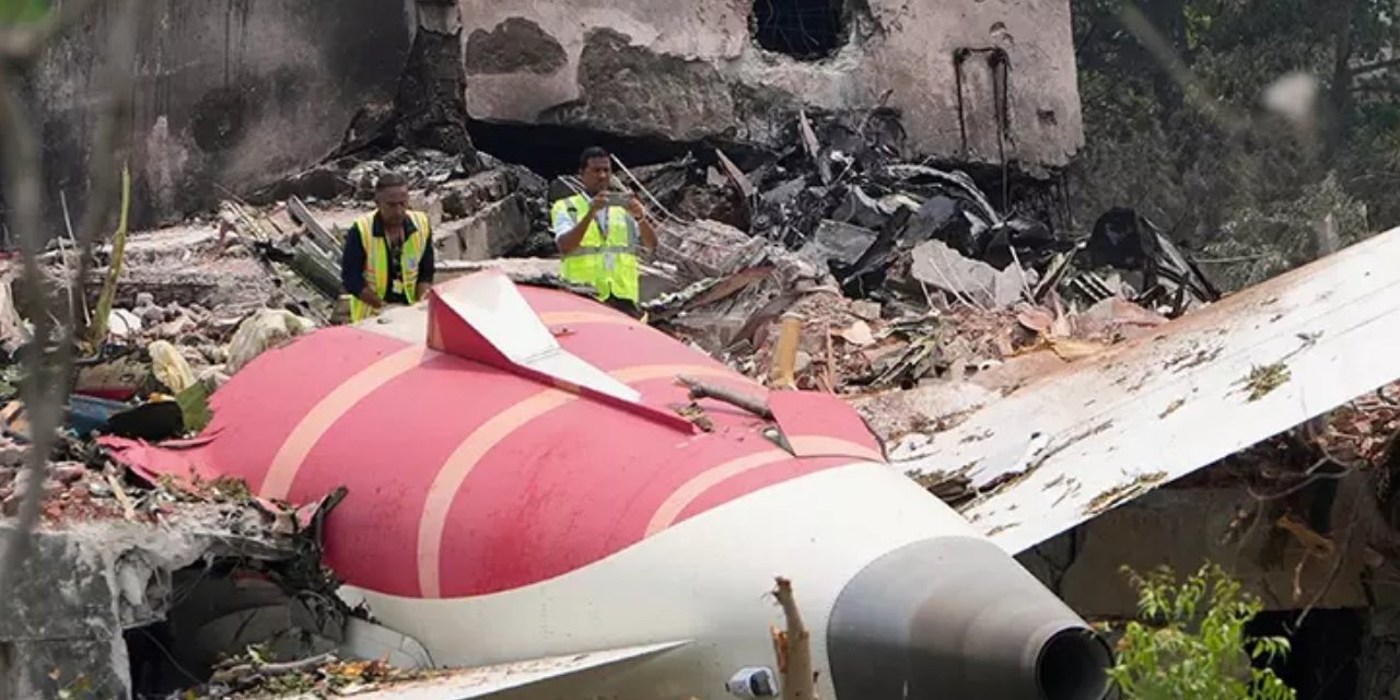 Air India yolcu uçağı neden düştü? Eski pilotlar tüm ihtimalleri sıraladı! 270 kişiye mezar olmuştu