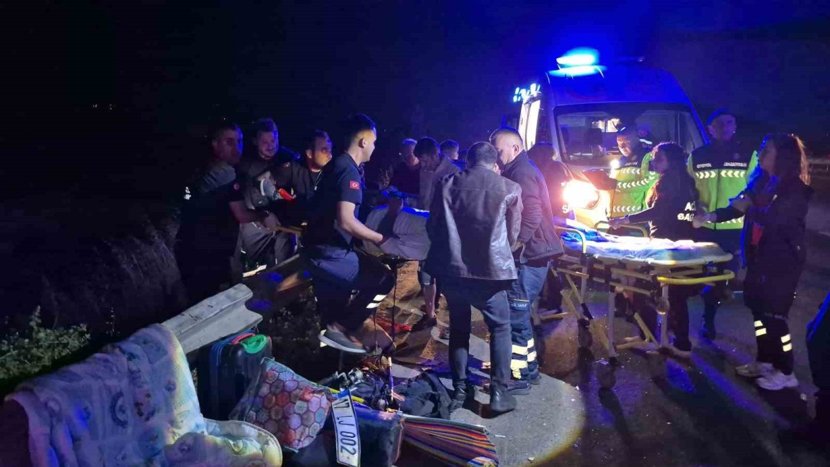 İstanbul-Ankara yolunda zincirleme kaza: Tır minibüse çarptı, 7 yaralı