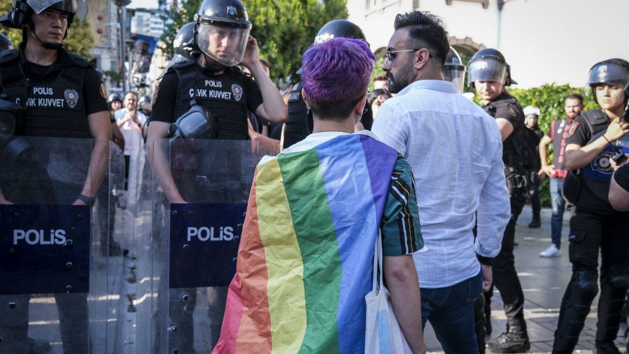 İstanbul Onur Yürüyüşü’nde gözaltına alınan 3 kişi tutuklandı