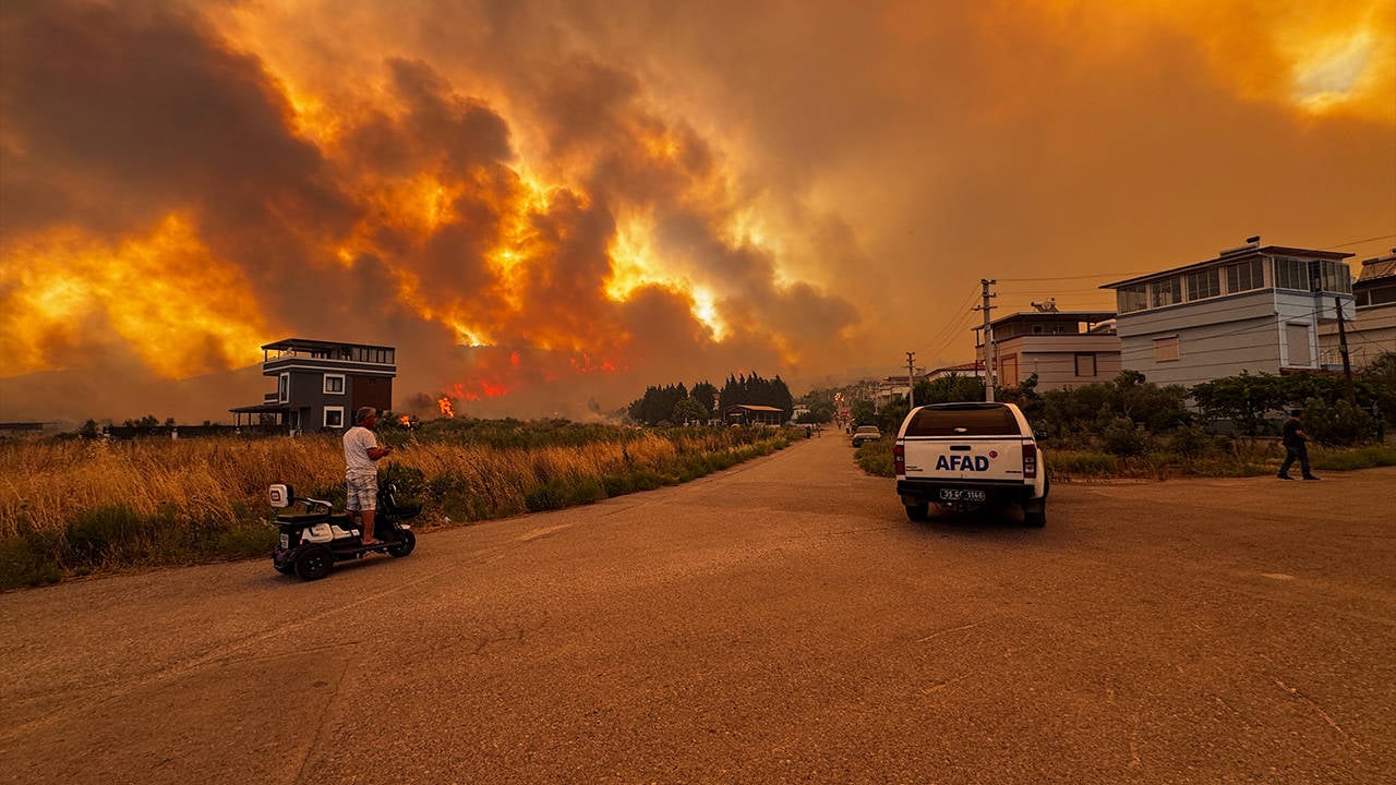 15 ilde peş peşe orman yangını: Yangınlarda son durum nedir?
