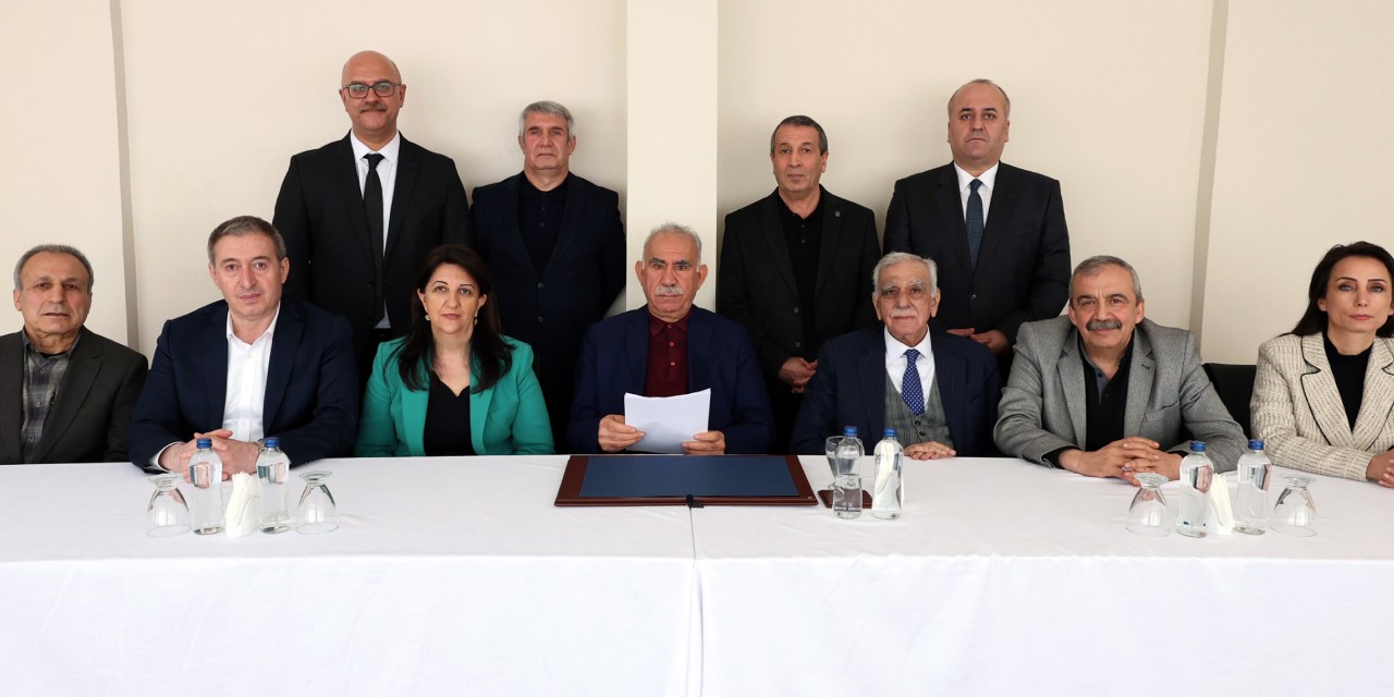 Uluslararası heyet Öcalan için bir araya geldi