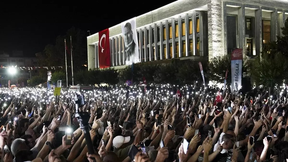 Saraçhane’de 42 kişi gözaltına alındı: Bakan Yerlikaya’dan sert açıklama