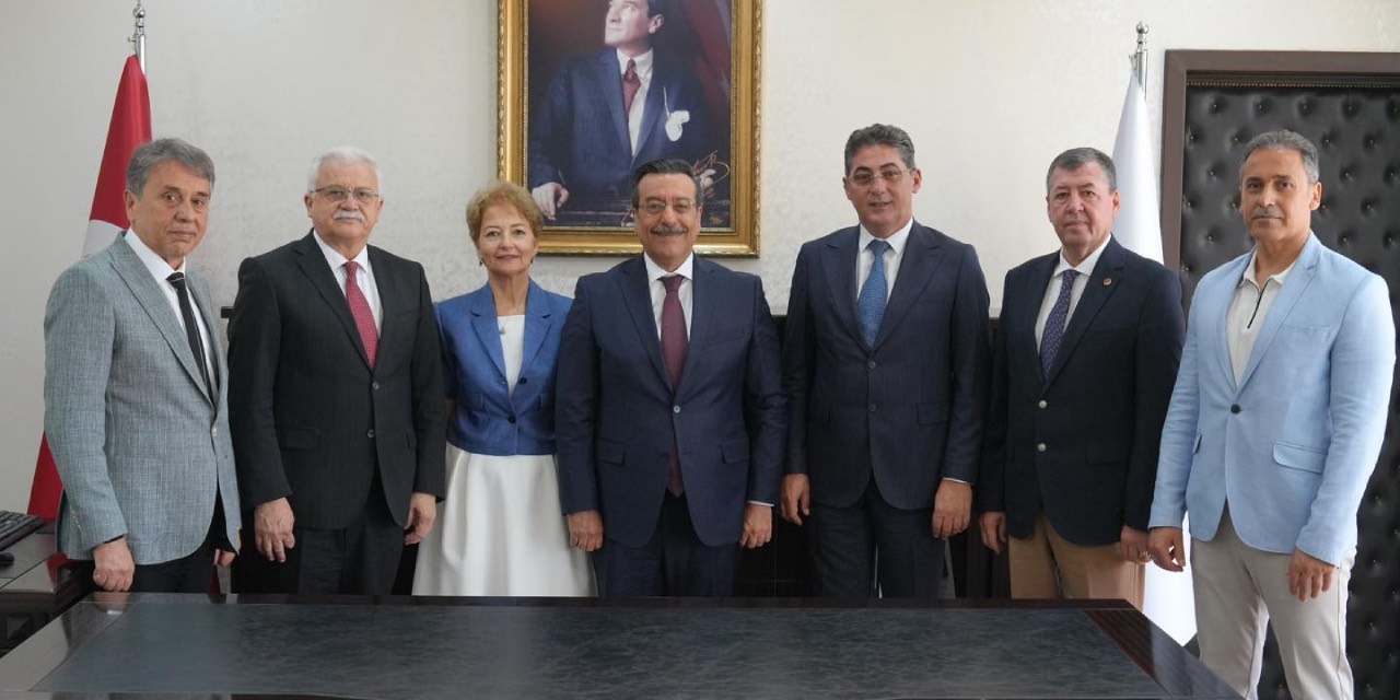 Burhaniye Belediye heyetinden yeni kaymakama ziyaret