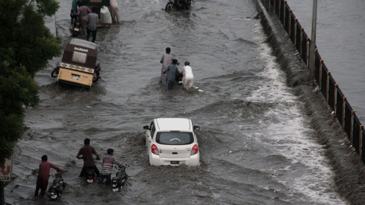 Pakistan ve Hindistan’da yağış felaketi: Ölü sayısı artıyor