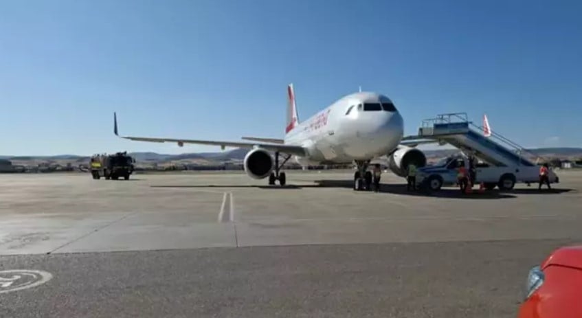 AirArabia uçağı Ankara’ya acil iniş yaptı: 144 yolcu tahliye edildi