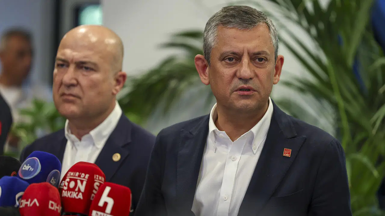 Özgür Özel’den sert çıkış: “Bir ben kaldım, beni de atsınlar hapse!”