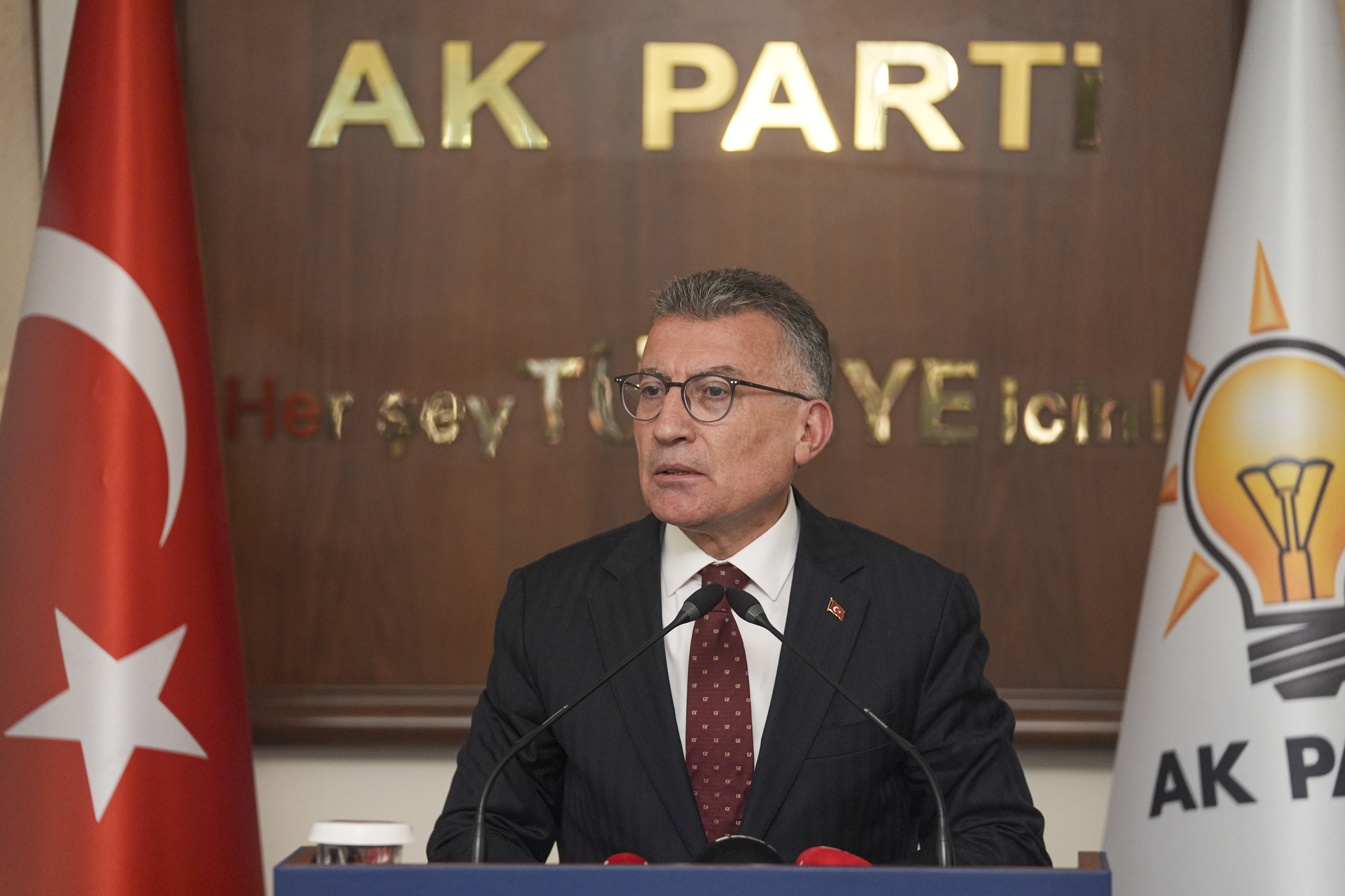 Zeytinlik sorusu AK Partili Güler'i çileden çıkardı: “Şu AK Partiye bir teşekkür edin ya!”