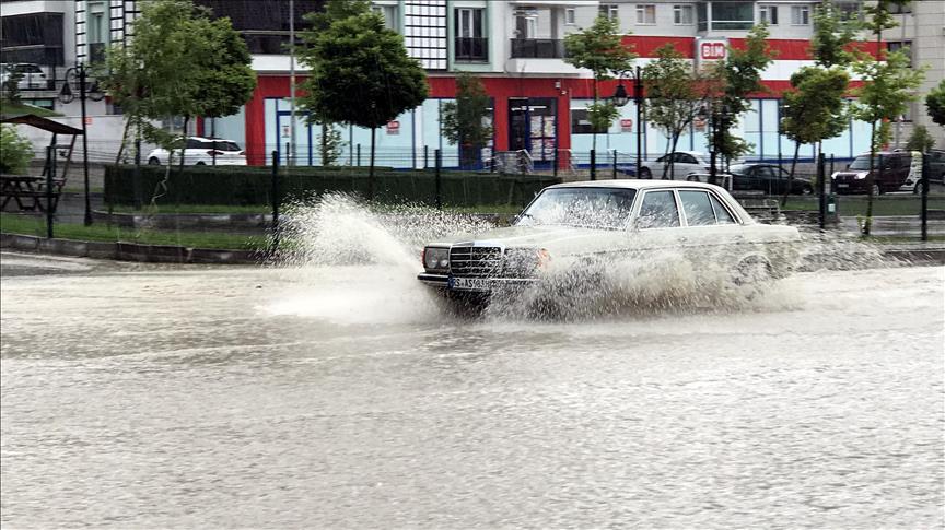 Meteoroloji'den 6 ile kuvvetli sağanak ve sel uyarısı