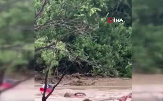 Teksas’ta sel felaketi: En az 24  ölü