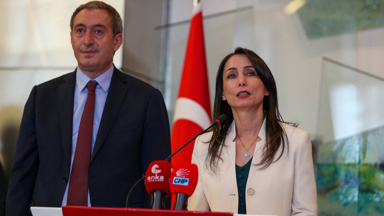 CHP'li belediyelere yönelik operasyon sonrası DEM Parti'den çağrı
