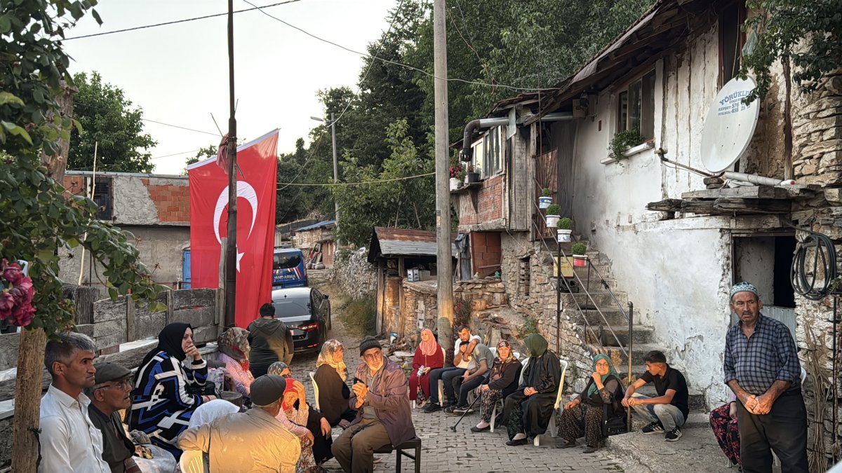 5 şehidin baba ocağına ateş düştü