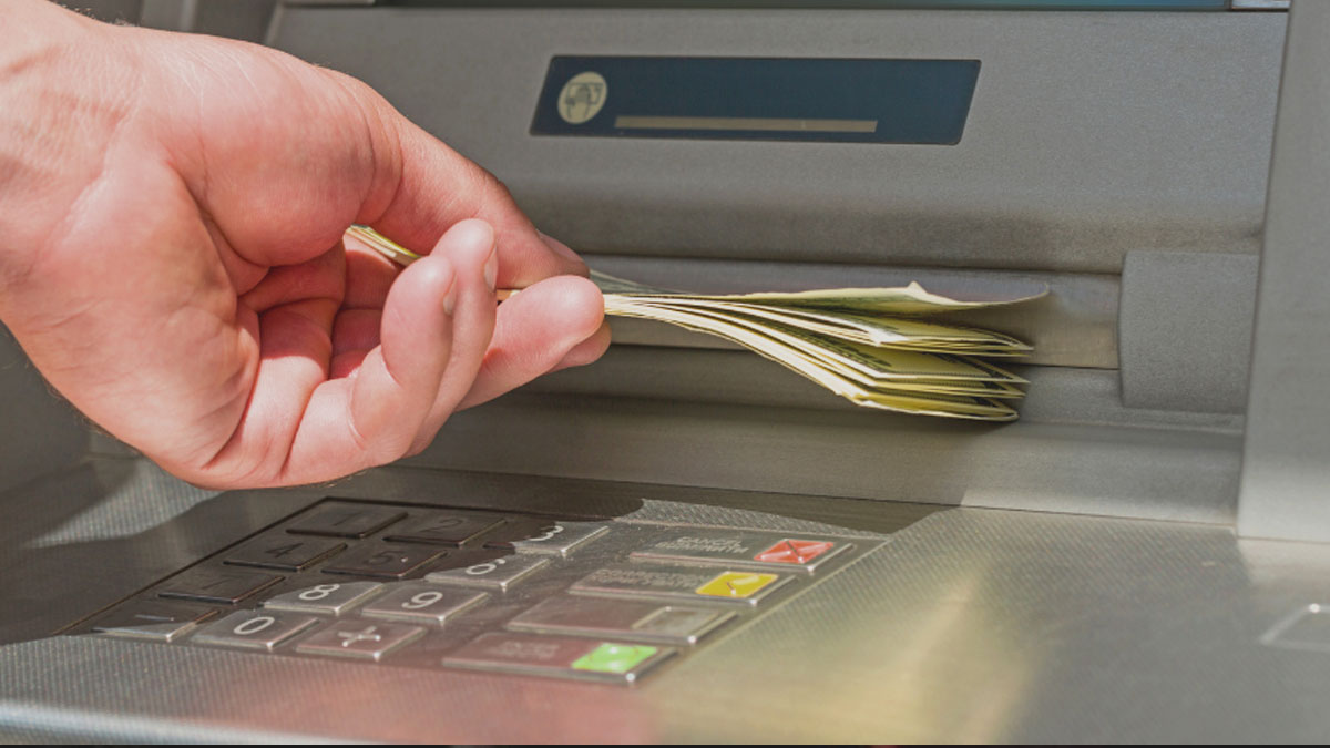 ATM’lerde yeni dönem: Para yatırma limitleri güncellendi