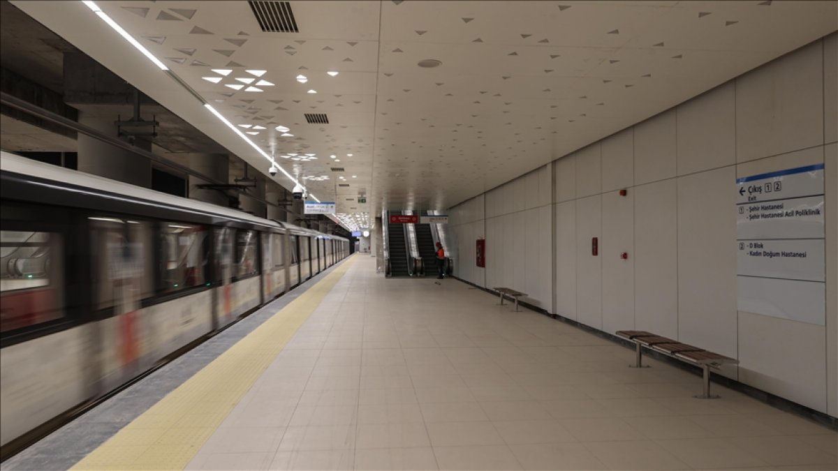 Bakırköy-Kayaşehir Metro Hattı'nda intihar girişimi