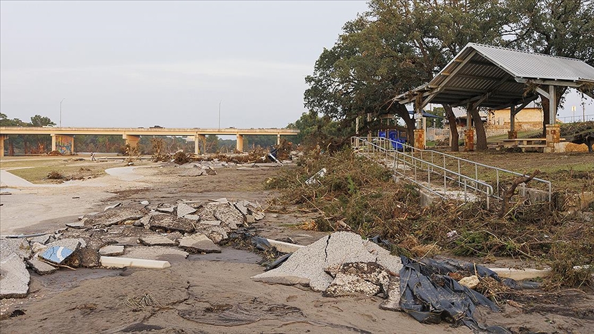 Teksas'taki sel felaketinde can kaybı 104'e çıktı