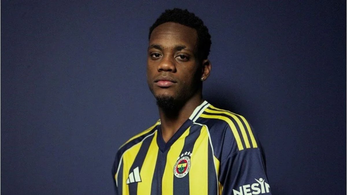 Fenerbahçe'den Jhon Duran için "Duran Emmi" paylaşımı